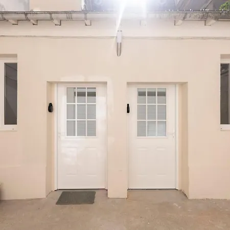 Superb And Design Studio Near The Eiffel Tower * Parijs
